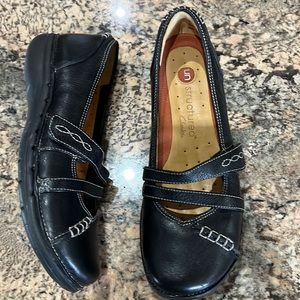 Un Structured Clarks